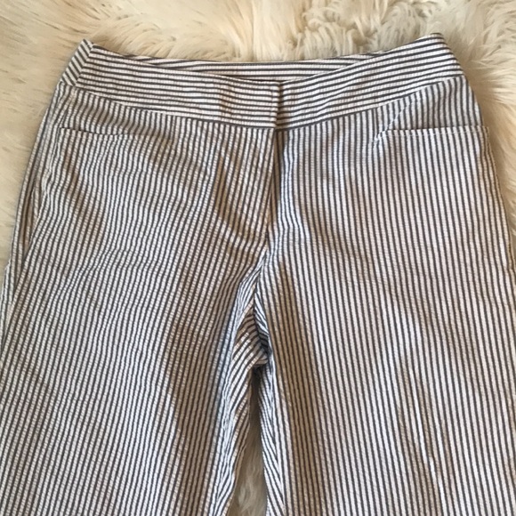 π 10/$10 π LIZ CLAIBORNE Capri Seersucker Pant, Gray & White Size 8 - Picture 2 of 16